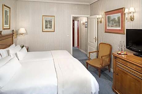 Melia Connecting Room