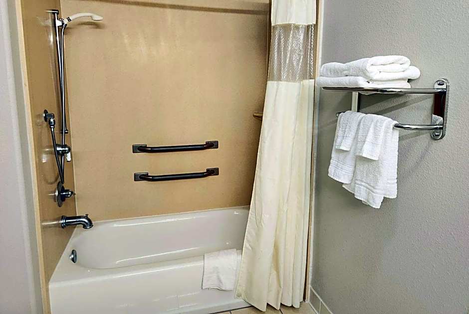 Days Inn by Wyndham LaPlace- New Orleans