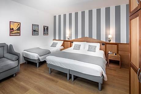 Triple Room with Balcony