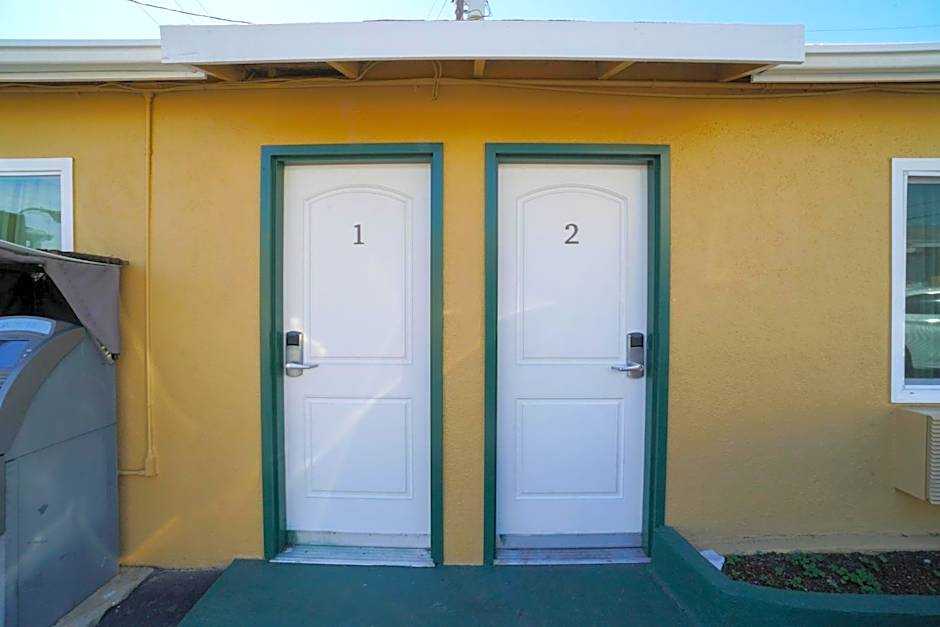 SIGNAL HILL MOTEL BEACH MOTEL