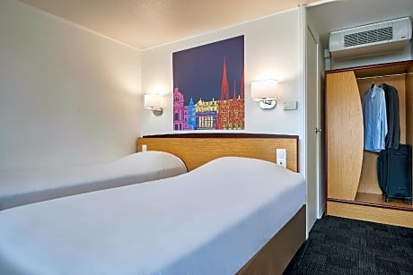 Triple Room 3 single beds