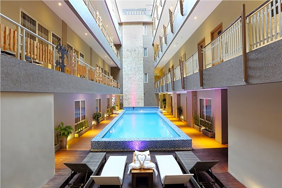 THE RIVAVI LEGIAN