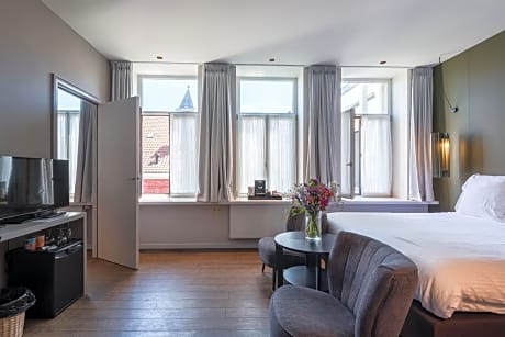 1 King Bed, Garden View
