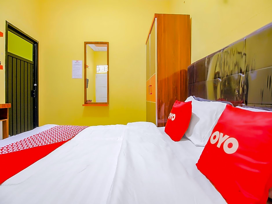 OYO 90216 Kost Sanny