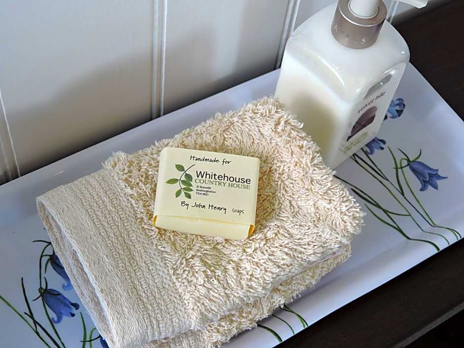 Whitehouse Country House