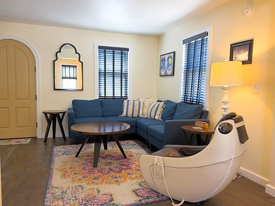 EO Bungalows, Black Hills