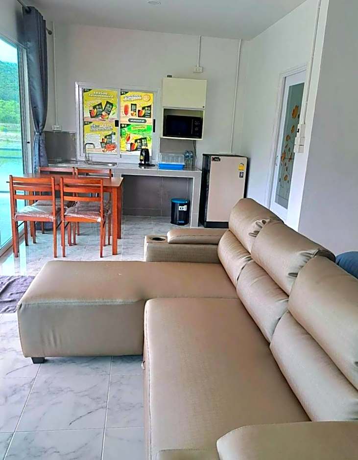 บังกะโลบ้านสวนเอก Bungalow Baan Suan Aek