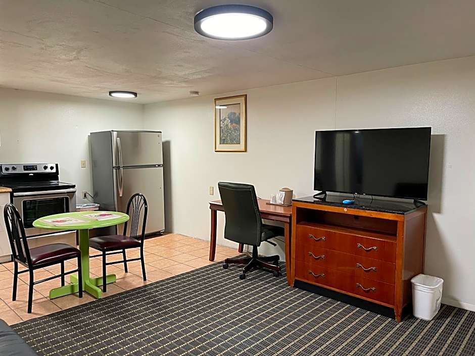 Annie Oakley Motel Oakley