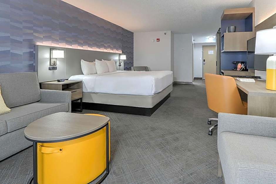 Comfort Inn & Suites At Dollywood Lane