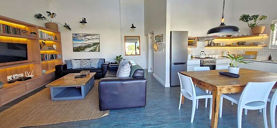 Amia House Struisbaai