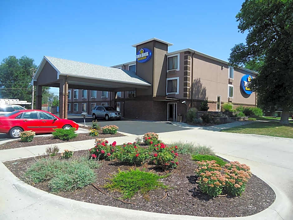 TownHouse Extended Stay Hotel Downtown