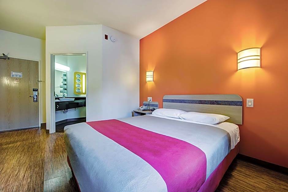 Motel 6-Burlington, ON - Toronto West - Oakville