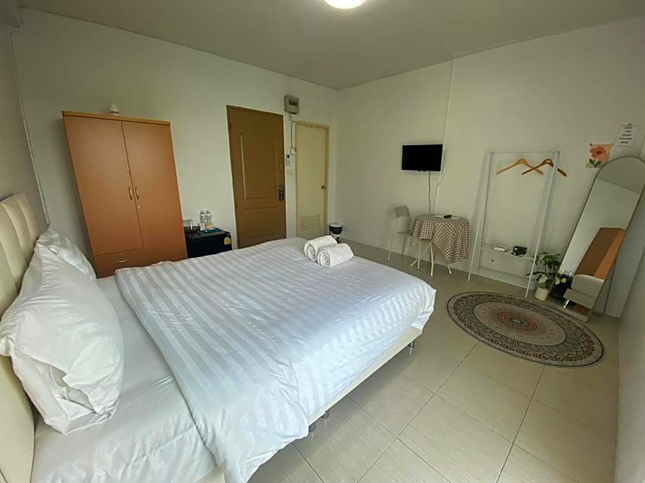 Grand Bangsaen Hotel