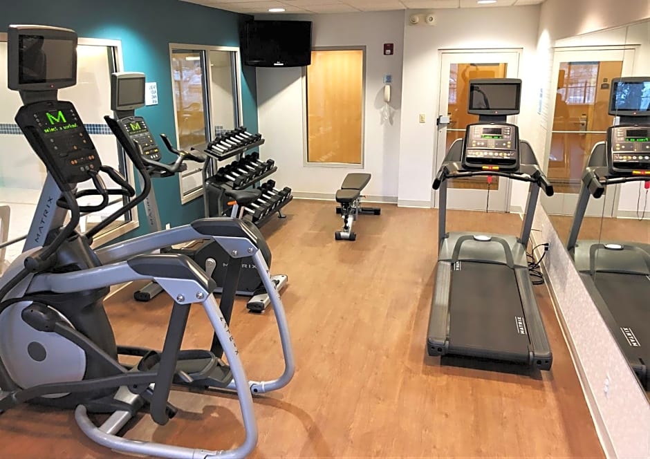 Holiday Inn Express Syracuse Airport, an IHG Hotel