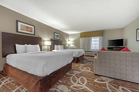 Queen Suite with Two Queen Beds and Sofa Bed - Non-Smoking