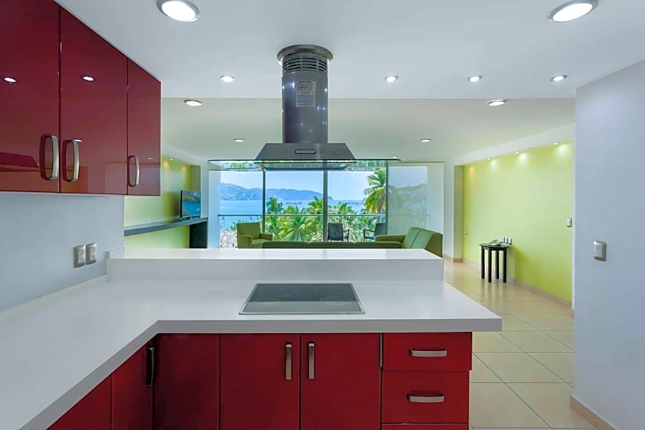 Ramada by Wyndham Acapulco Hotel & Suites