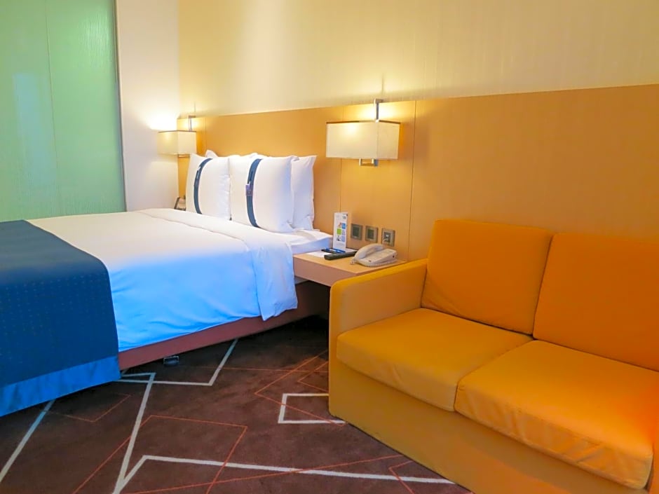 Holiday Inn Express Hong Kong Kowloon East, an IHG Hotel