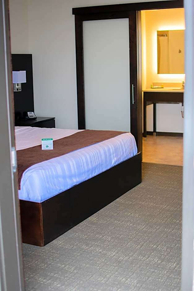 Boarders Inn & Suites by Cobblestone Hotels - Syracuse