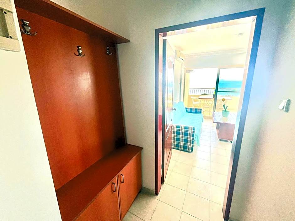 HOLIDAY APART 50 meters to BEACH, Sea view apartments