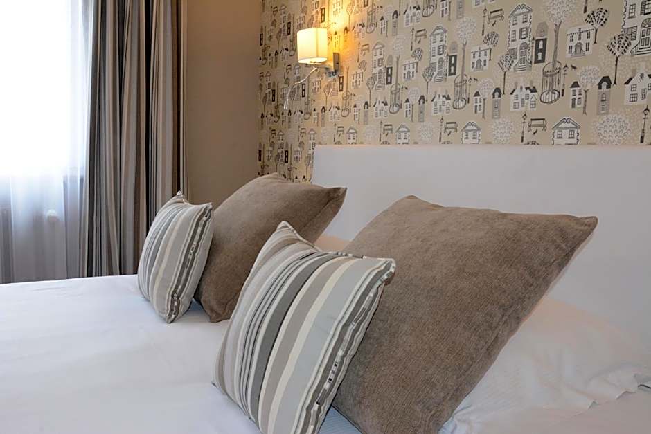 Logis Hôtel du Centre - Halte idéale en cyclotourisme avec garage à vélos clos