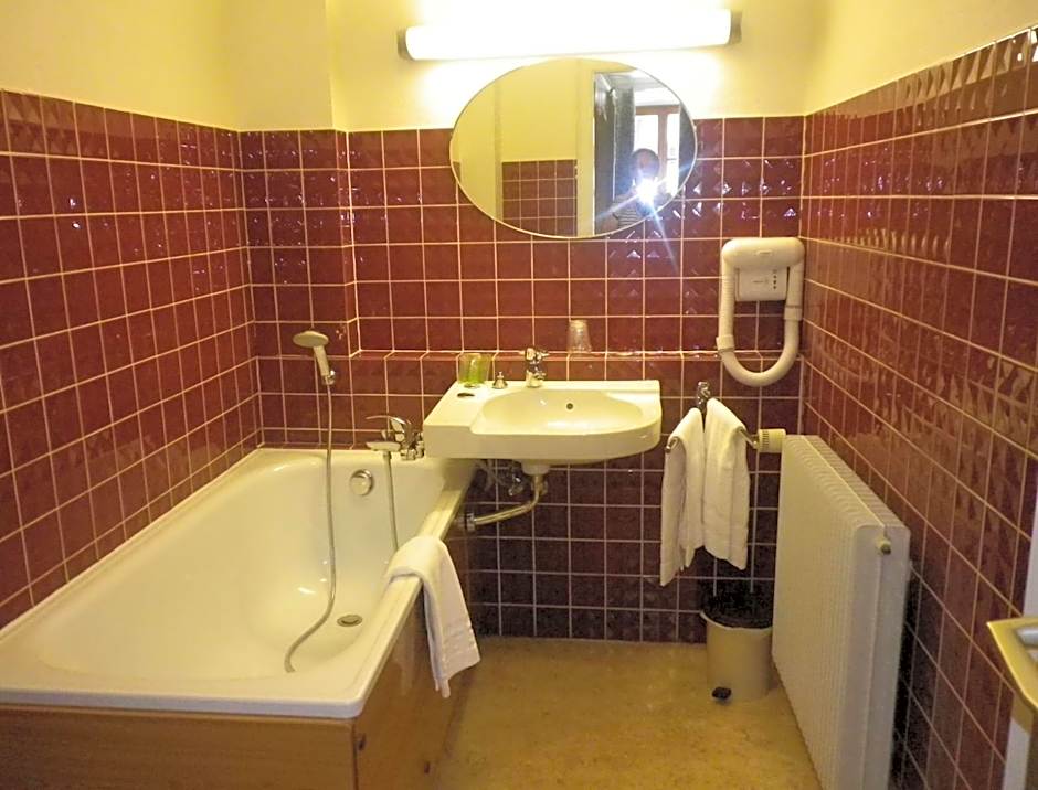 Logis-Cit'Hôtel des Vosges 5 rue de la gare