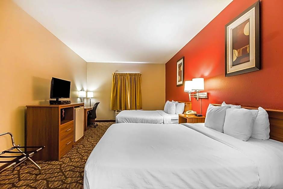 Quality Inn & Suites Chesterfield Village