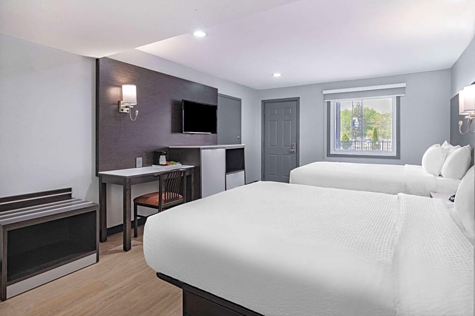 Days Inn & Suites by Wyndham Niagara Falls/Buffalo