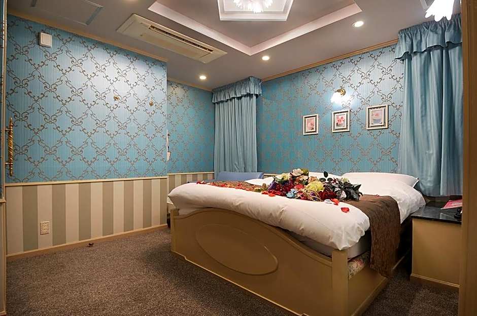 Izumiotsu Chapel Sweet - Adult Only