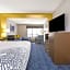 La Quinta Inn & Suites by Wyndham NE Long Beach/Cypress