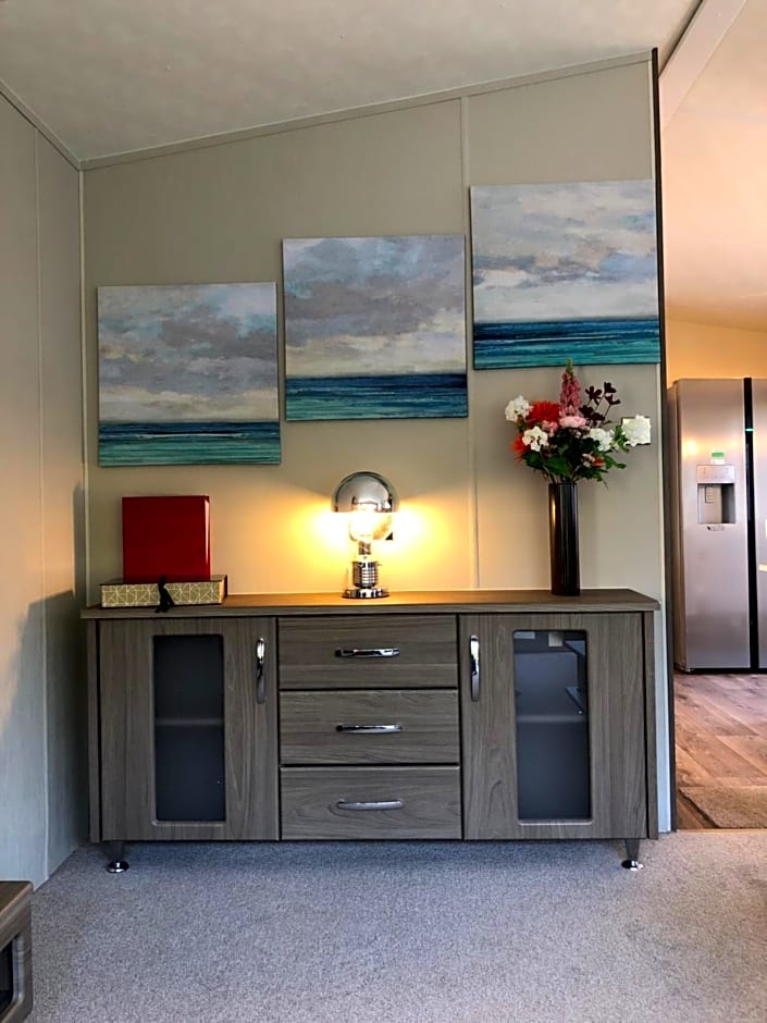 Moonlight Ridge -2 bedroom lodge with hot tub