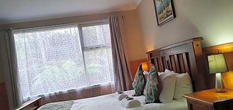 Cottage with Spa Bath