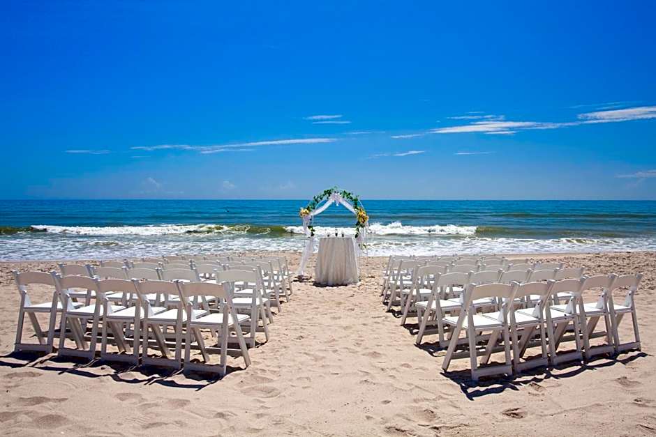 Crowne Plaza Melbourne-Oceanfront By IHG