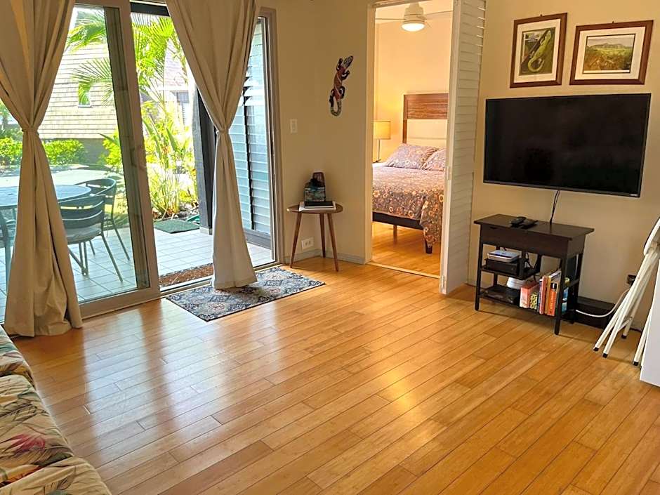 Beachfront 1 Bedroom Condo with Private Beach, Pool, Hot Tub