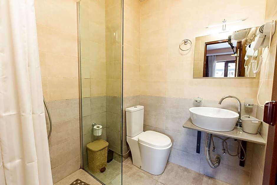 Hotel N16