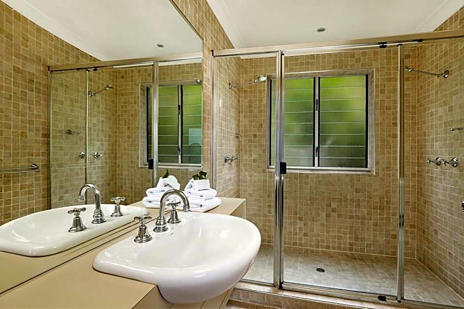 Andari Holiday Apartments