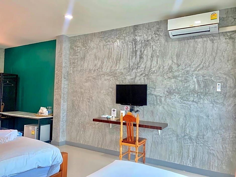 Hug Sakhonnakhon Hotel