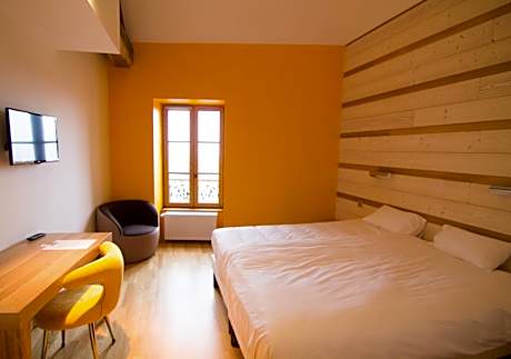 Deluxe Double or Twin Room with Mountain View