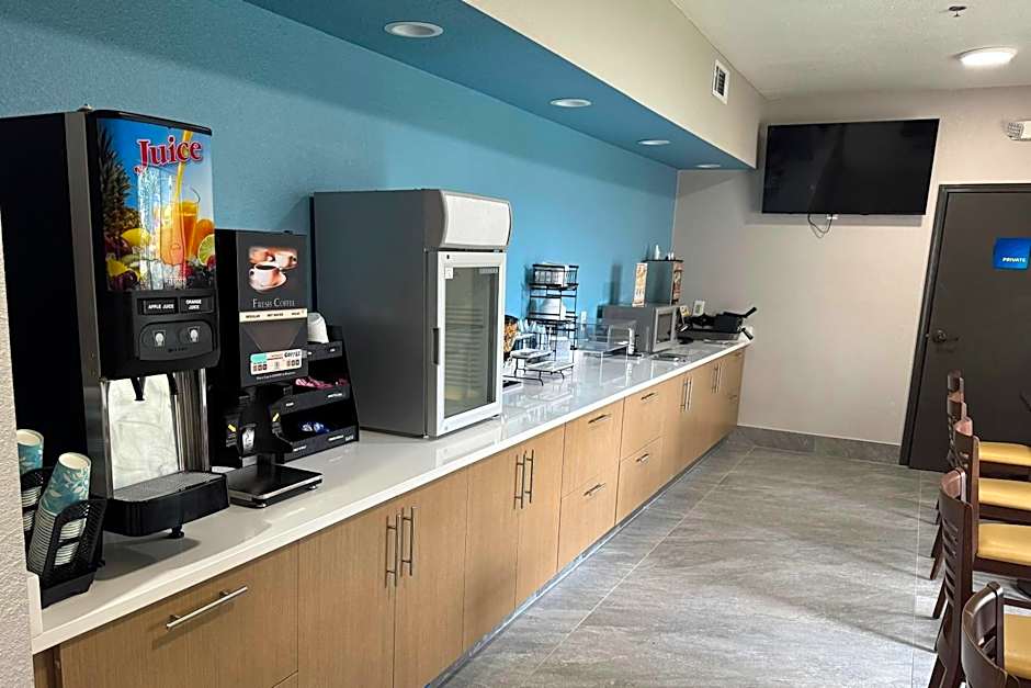 Days Inn by Wyndham McDonough