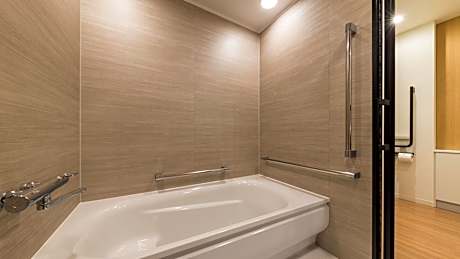 Superior Twin - Separate Bathroom & Toilet  for 1 Adult - Non-Smoking