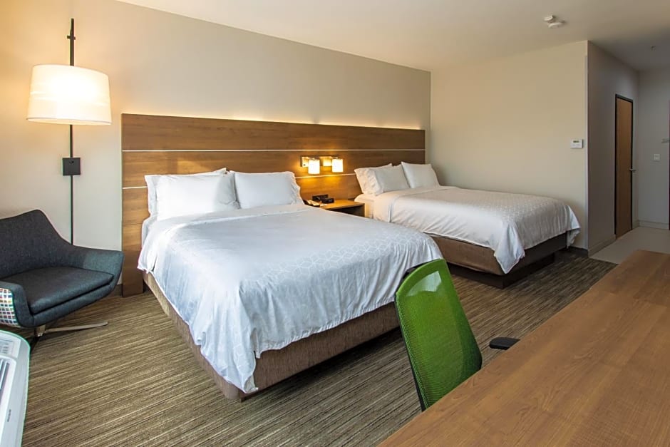 Holiday Inn Express Hotel & Suites Roseville - Galleria Area By IHG