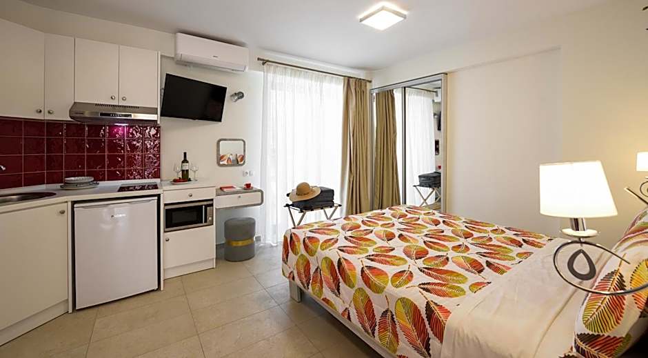 Elpiniki Luxury Rooms