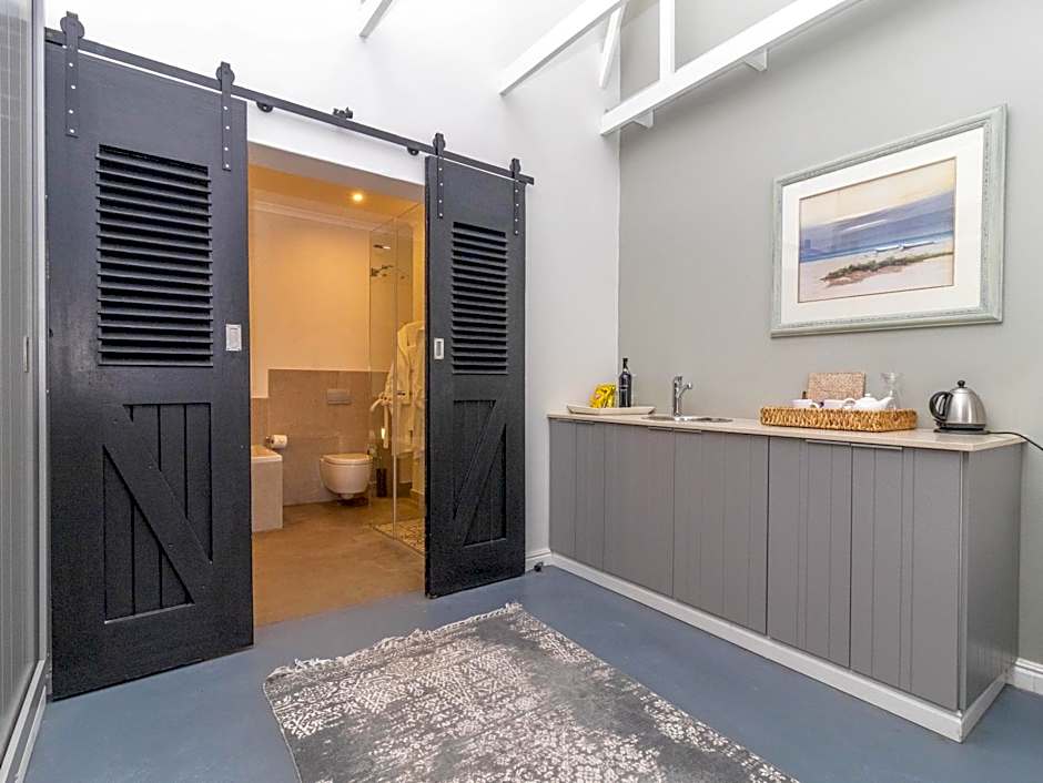 Whale Rock Luxury Lodge