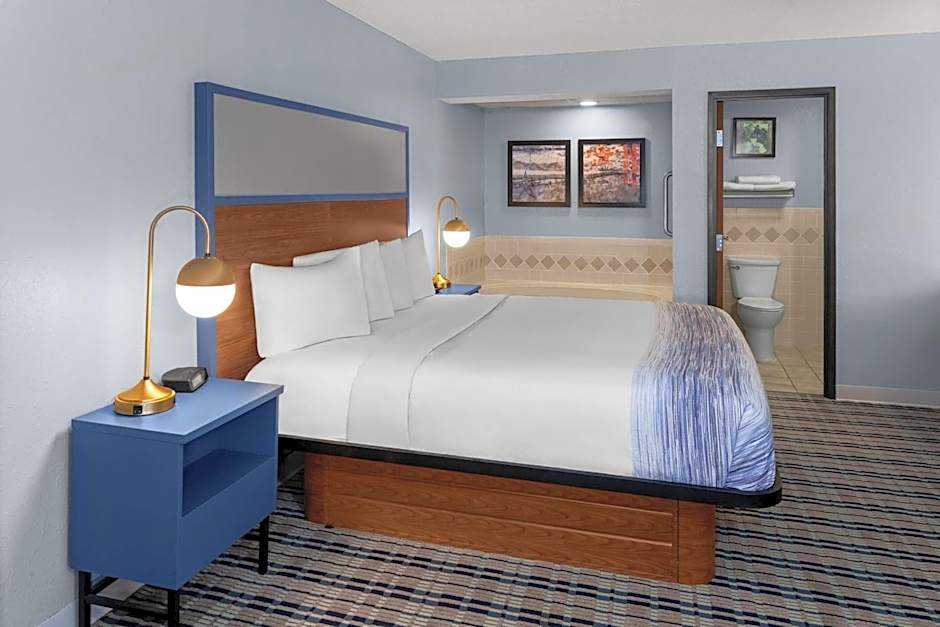 AmericInn by Wyndham Austin
