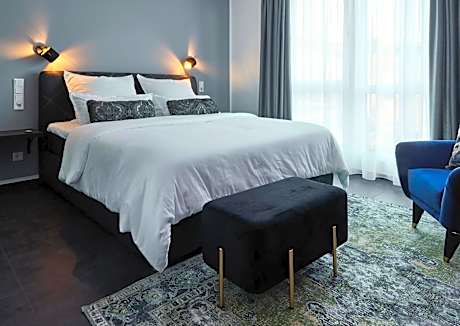 Deluxe King Suite