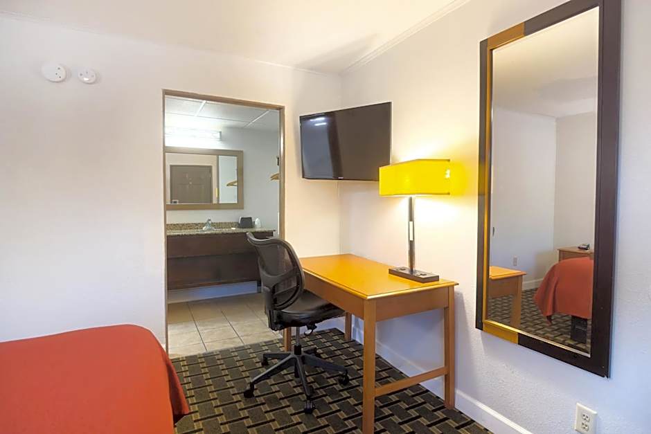 Tennessee Mountain Lodge Riverside by OYO