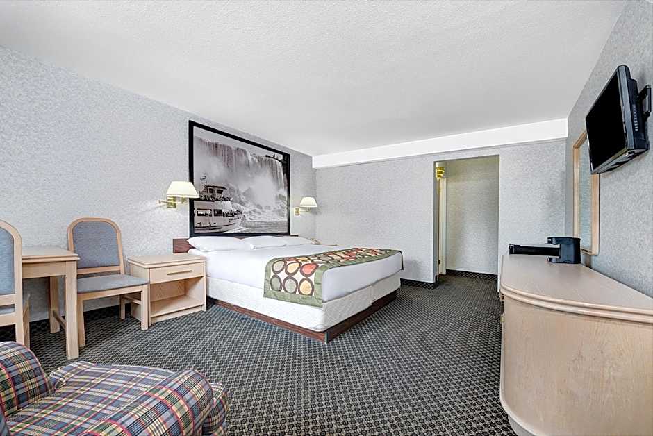Super 8 by Wyndham Niagara Falls North
