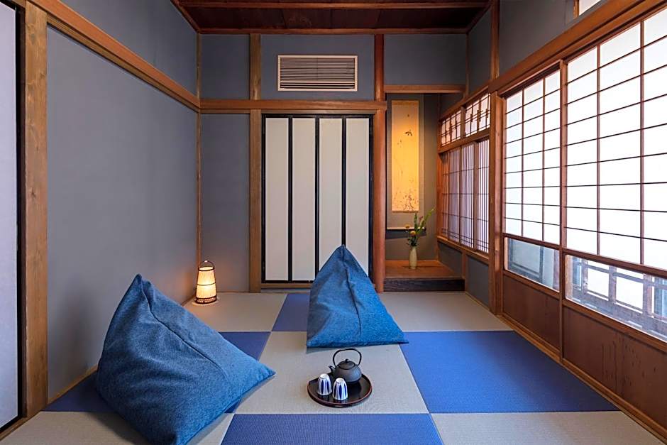 Hikoso-machi Gin no Ma