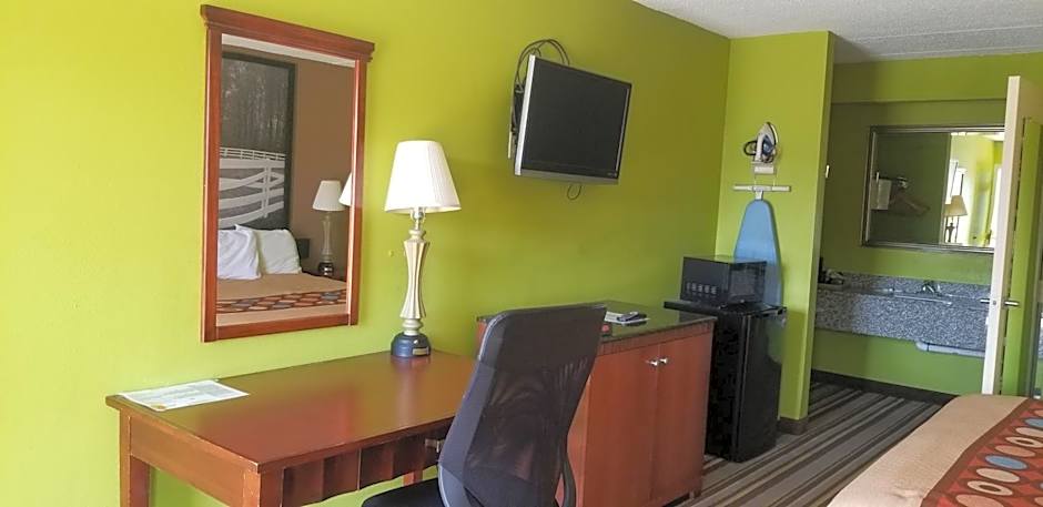 Super 8 by Wyndham Ruther Glen Kings Dominion Area