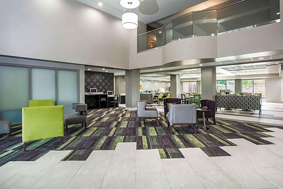La Quinta Inn & Suites by Wyndham Clearwater South