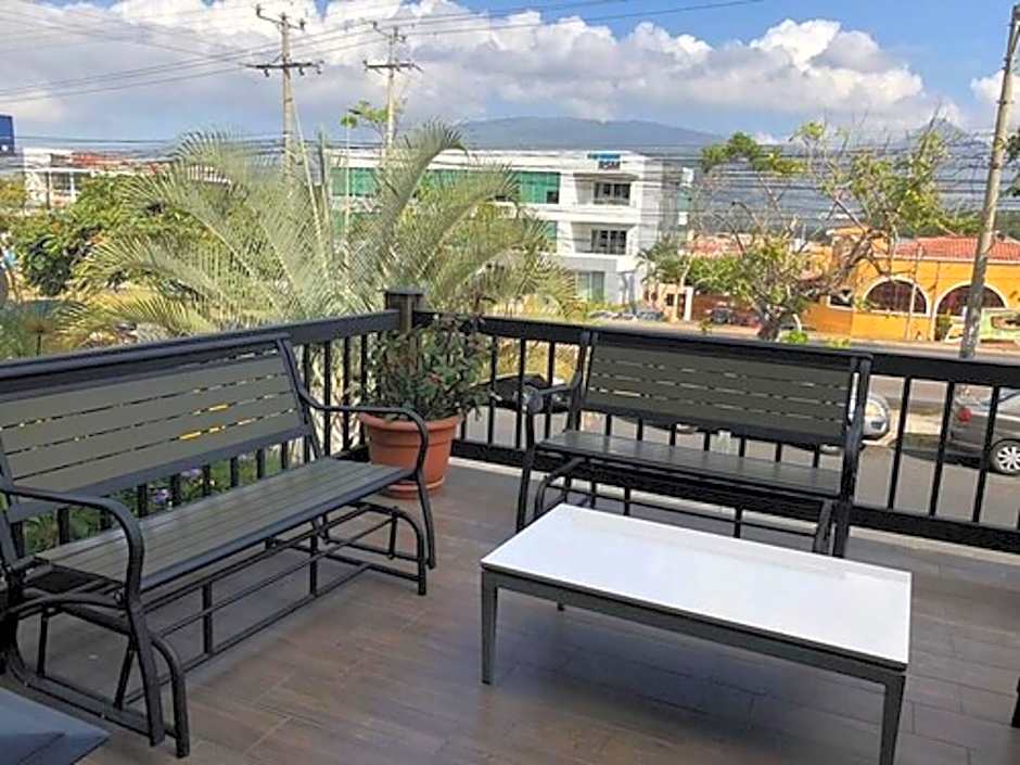 Beverly Hills: Hotel & Business